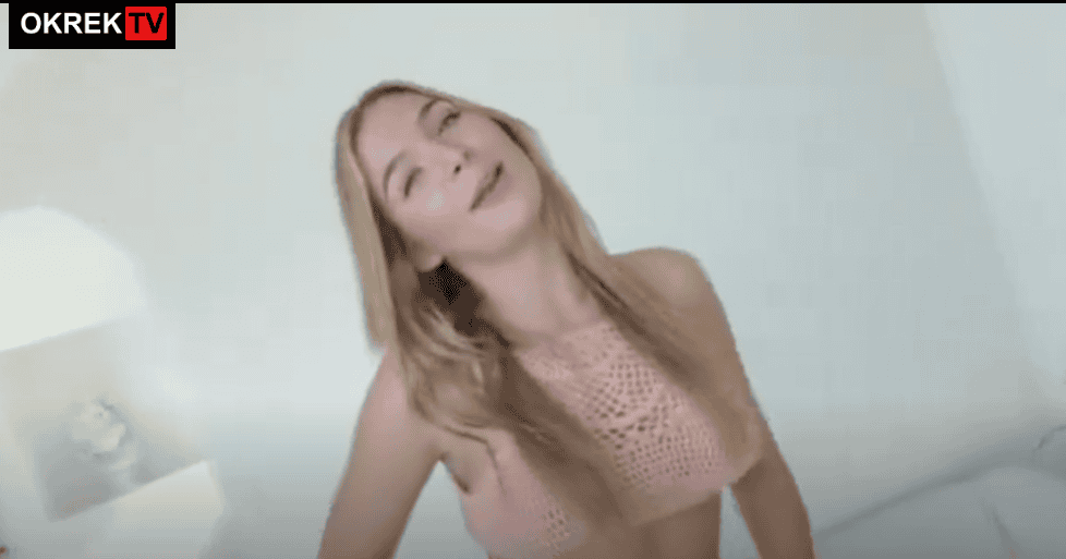 ::Kronologi:| Indo ABG Tren Nganter Makanan Ke Kos Ayang Sama Nyelup Keris // Stream